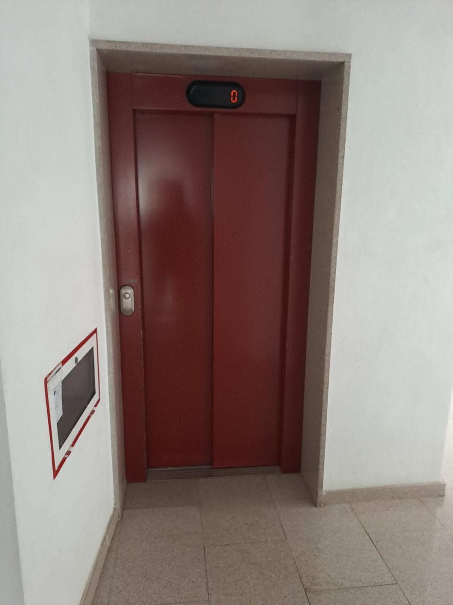 First Floor Close Macarena Church Sevilla Exteriör bild